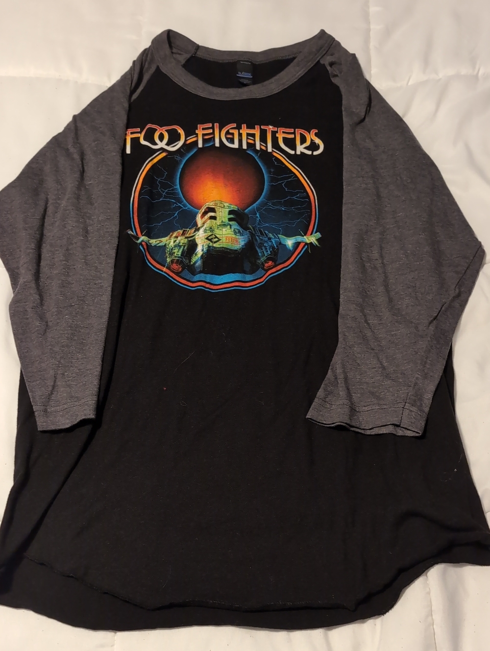 Official Foo Fighters 2017/2018 Concrete & Gold Tour Raglan Shirt Size M